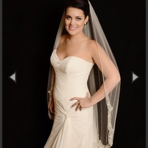 Bling! Fingertip Veil